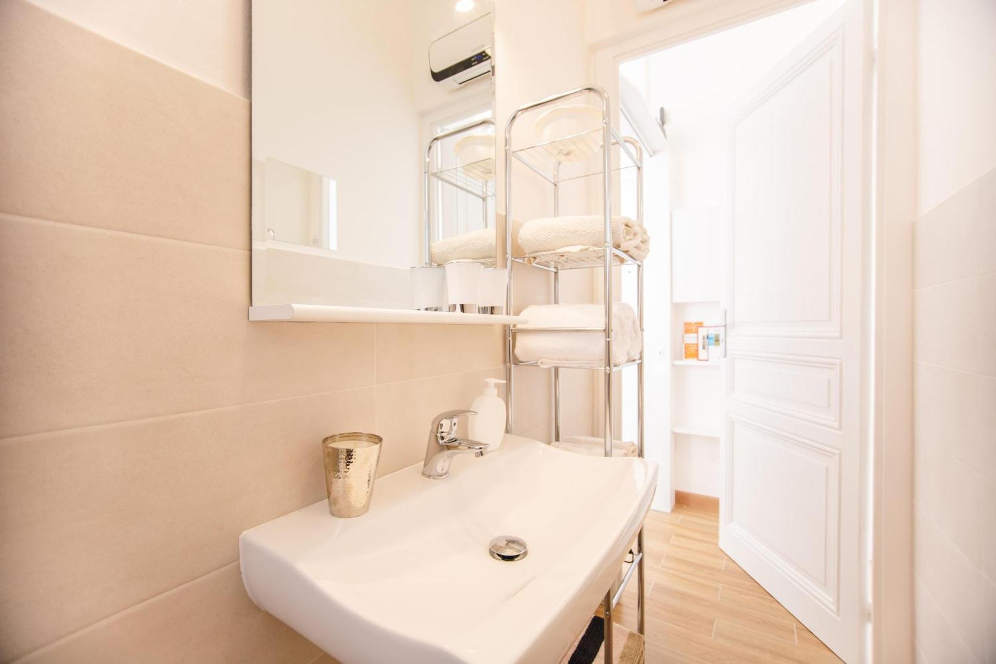 Cuore Di Sanremo Apartment And Free Parking Exterior photo